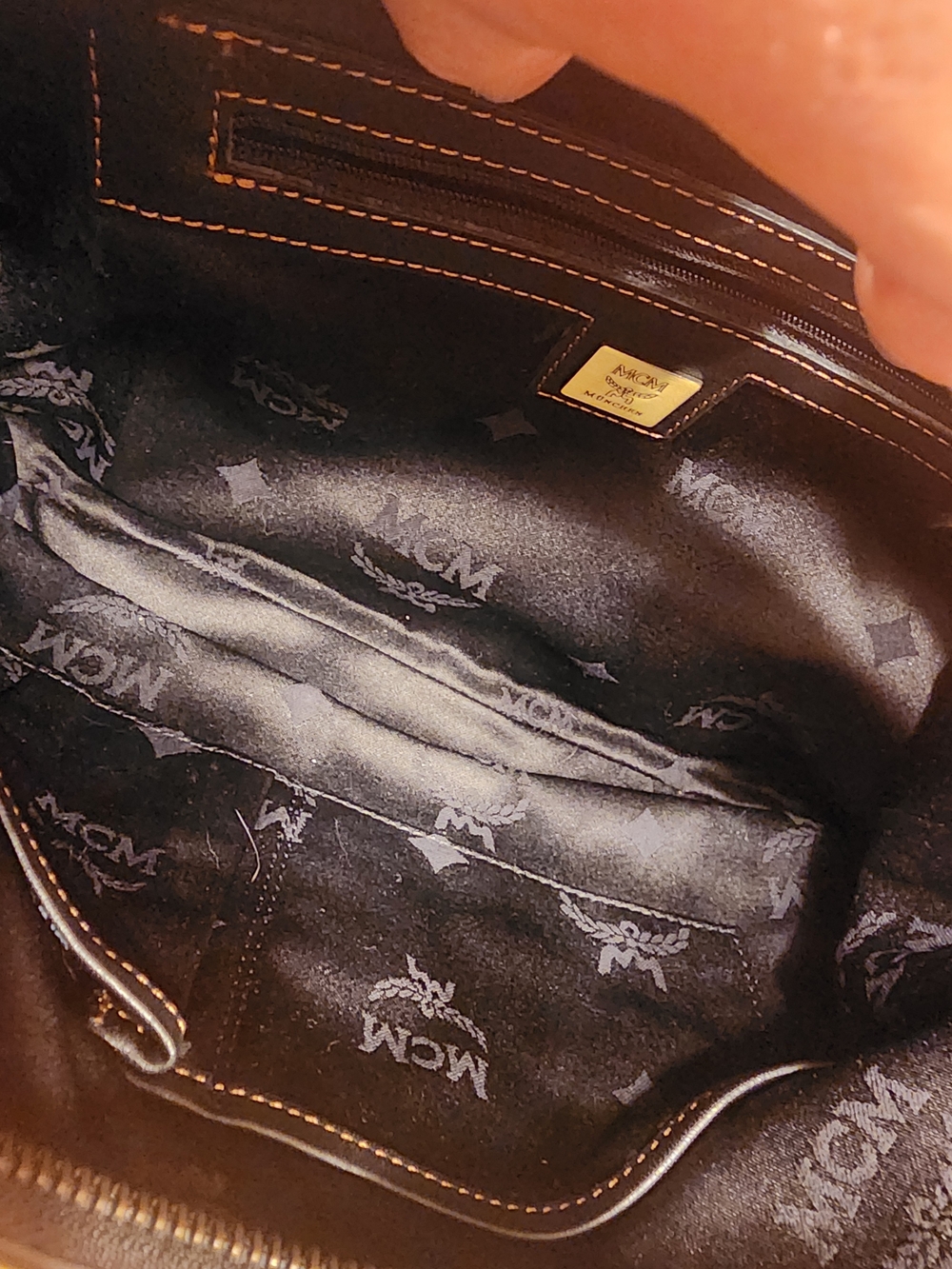 Vintage MCM black leather and suede hobo shoulder bag - Picture 6 of 16